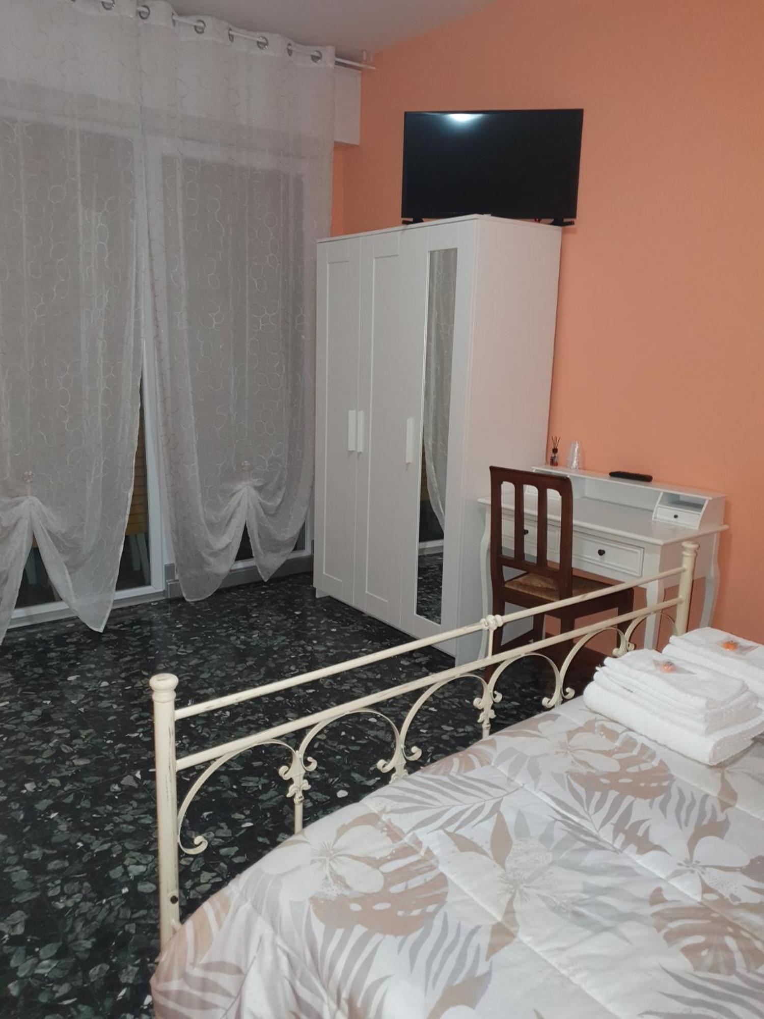 Andrea Affittacamere E B&B Solignano Nuovo Екстериор снимка